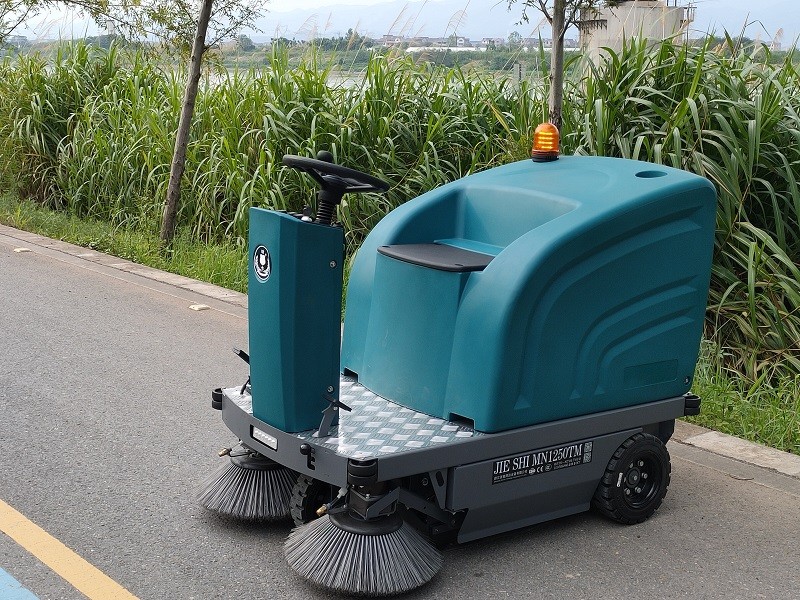 洁士MN1250小型电动驾驶式蜜柚APP下载安装/电动驾驶式扫地车/电动驾驶式清扫车/电动驾驶式清扫机/电动驾驶式扫路车/电动驾驶式扫路机