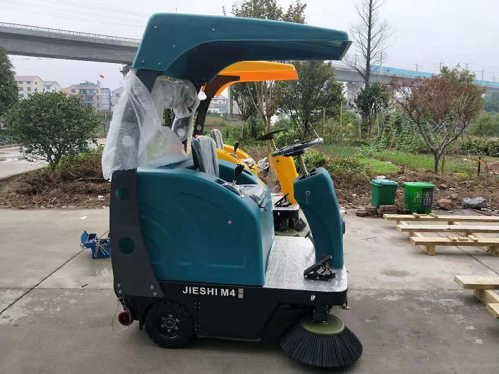 洁士M4驾驶式蜜柚APP下载安装，洁士M4驾驶式扫地车，洁士M4驾驶式清扫车，洁士M4驾驶式扫路车